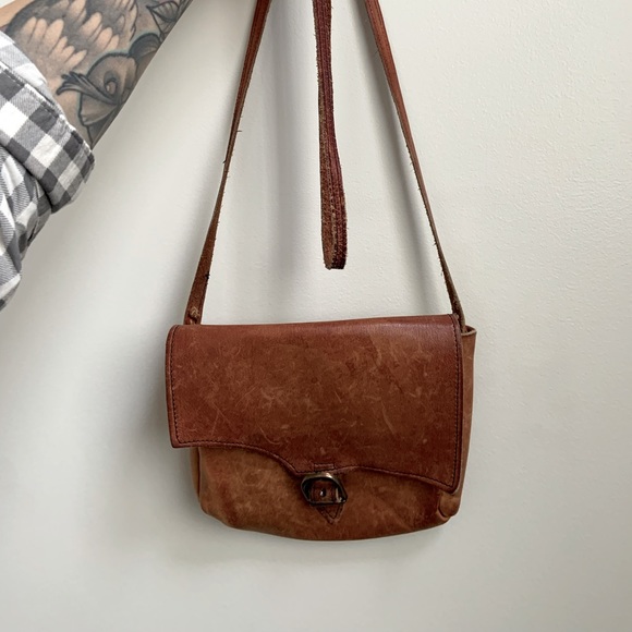Vintage, warm brown leather crossbody bag in XS - Picture 3 of 10